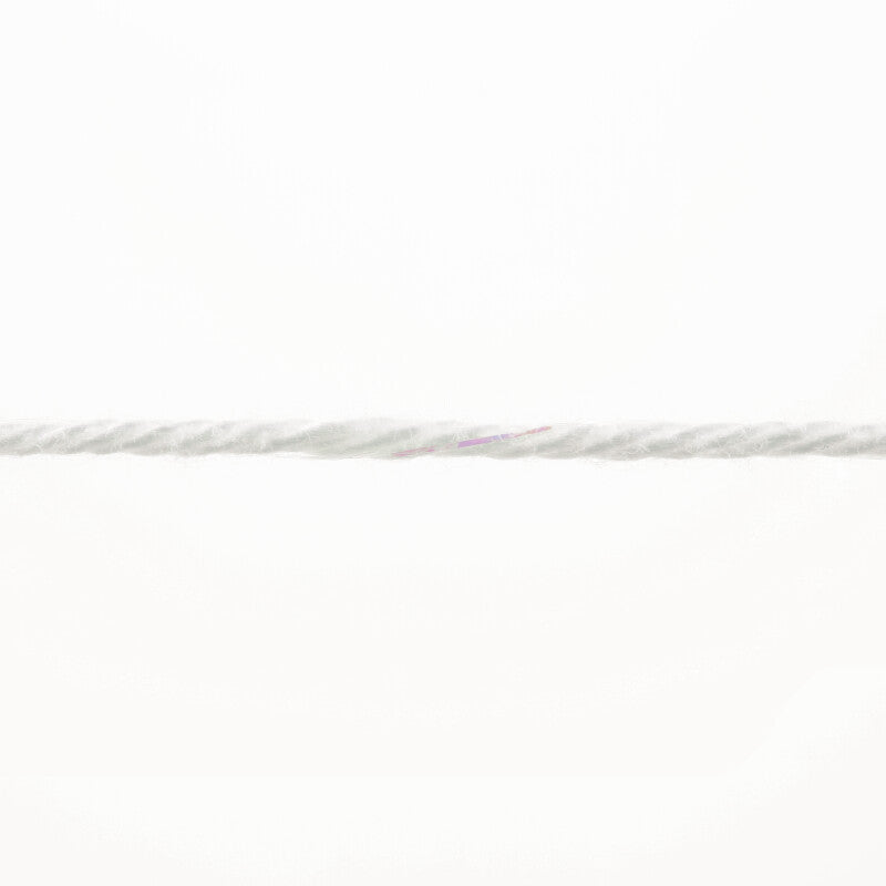 Lang Yarns Quattro Lamé – 50g / 120m – White (0001) – yarn texture