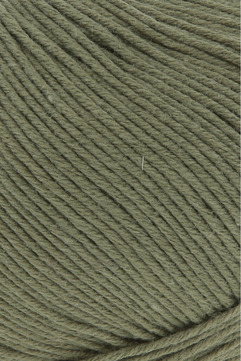 Lang Yarns Oceania – 50g / 140m – Dark Olive (0098) – detail