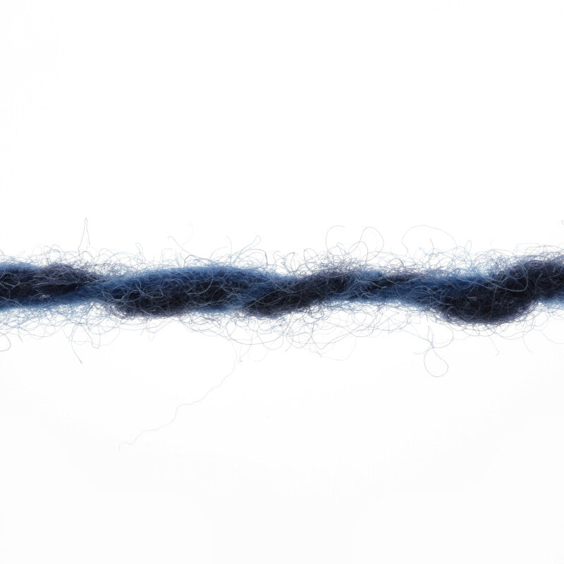 Lang Yarns Spirit – 50g / 140m – Dark Navy (0025) – yarn texture