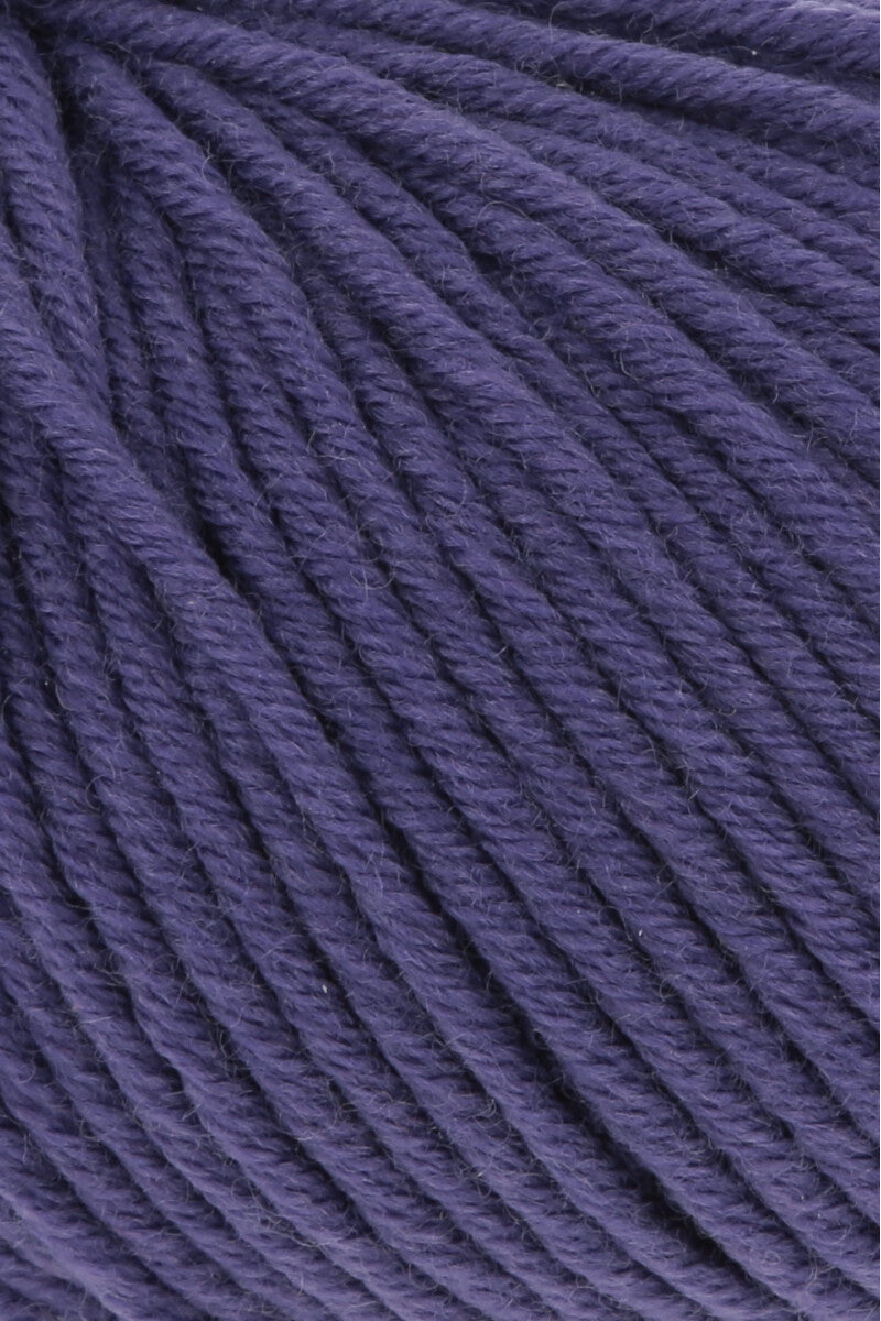 Lang Yarns Merino+ – 50g / 90m – Nigh Violet (0021) – detail