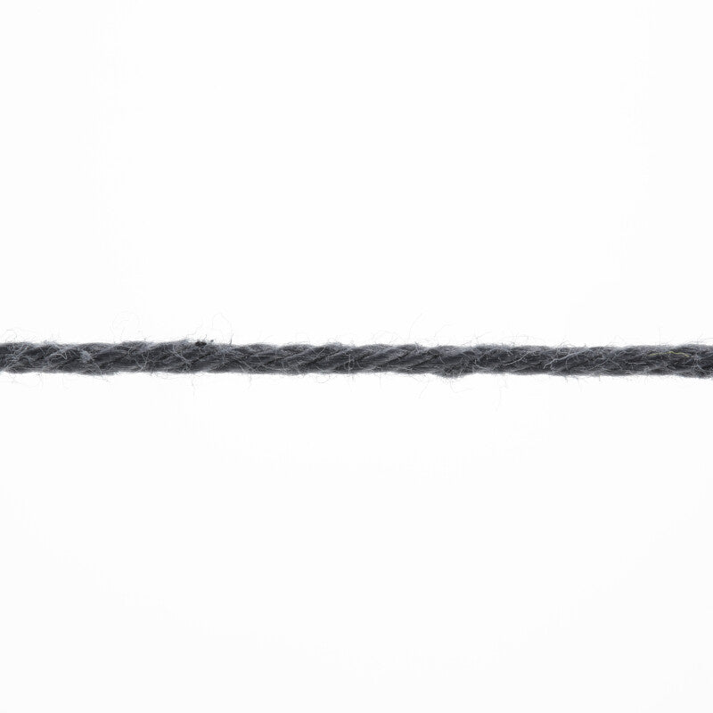 Lang Yarns Quattro – 50g / 120m – Anthracite (0070) – yarn texture
