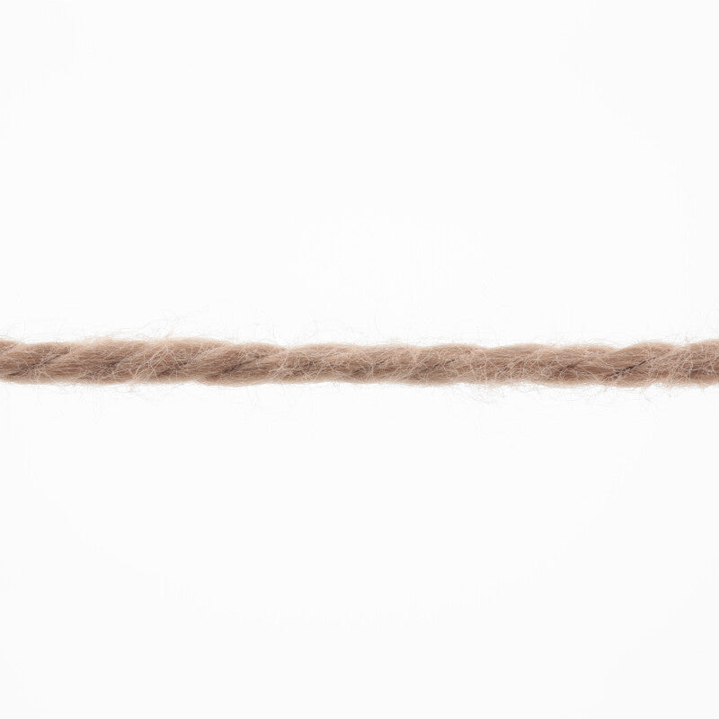 Lang Yarns Tissa – 50g / 80m – Light Brown (0026) – yarn texture