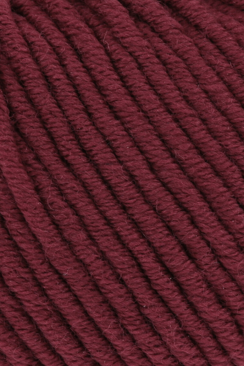 Lang Yarns Merino 70 – 50g / 70m – Dark Red (0063) – detail