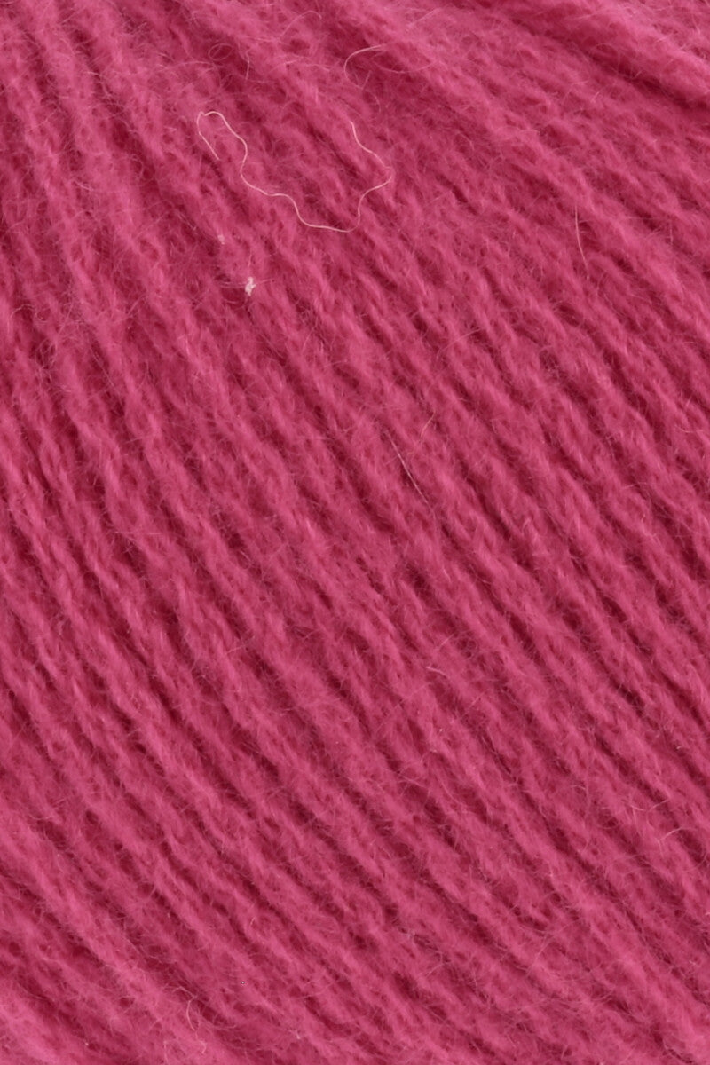 Lang Yarns Cashmere Premium Yarn, 115m / 25g – Pink (0165), yarn texture