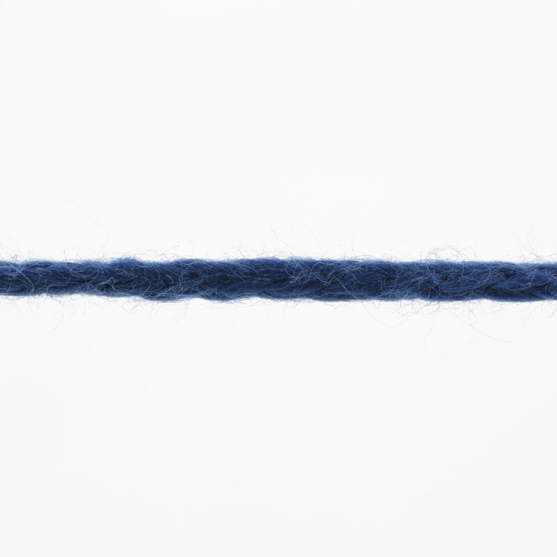 Lang Yarns Norma – 50g / 135m – Royal (0006) – yarn texture