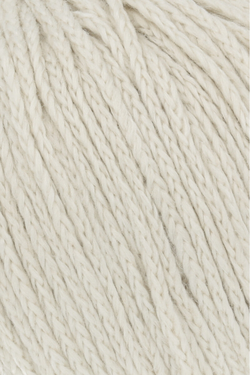Lang Yarns Norma – 50g / 135m – Sand (0022) – detail