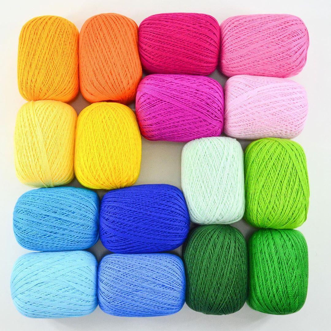 Close-up of Circulo Clea Mercerized Cotton Yarn texture.