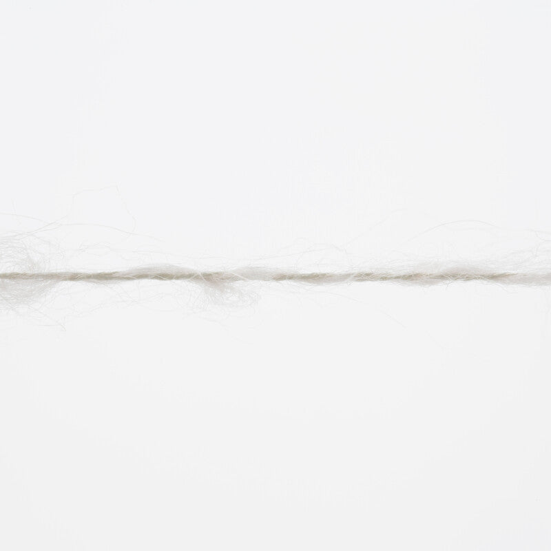 Lang Yarns Zen – 25g / 200m – Sand (0026) – yarn texture