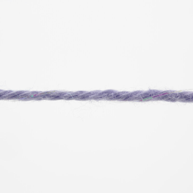 Lang Yarns Quattro Lamé – 50g / 120m – Lavender (0007) – yarn texture