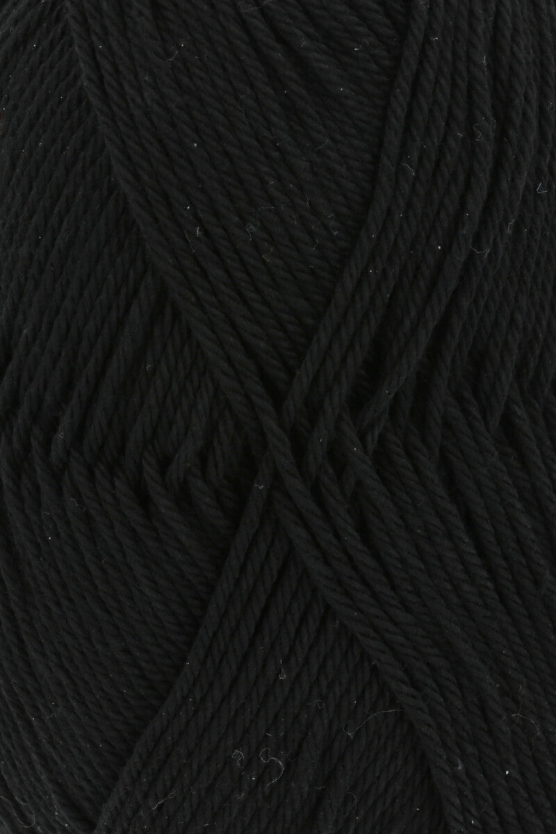 Lang Yarns Quattro – 50g / 120m – Black (0004) – detail