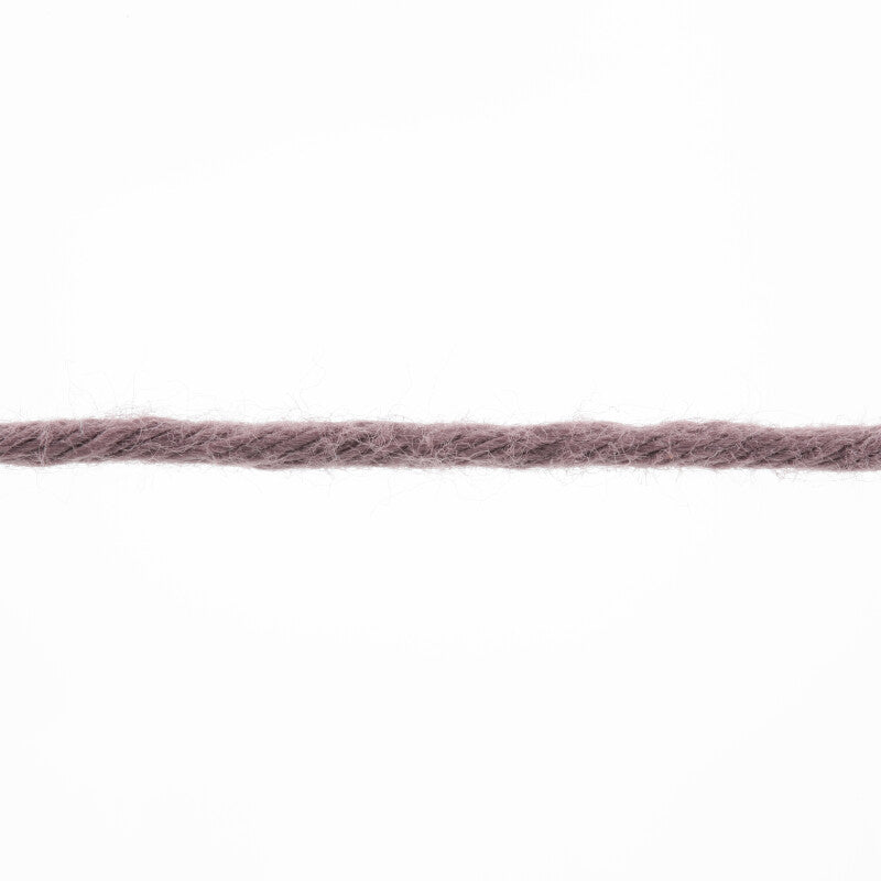 Lang Yarns Handarbeitsgarn – 50g / 84m – Dark Dusky Pink (0748) – yarn texture