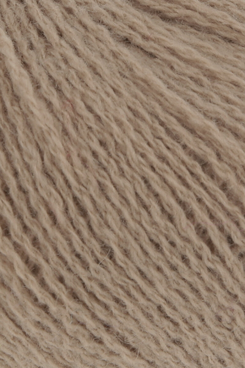 Lang Yarns Cashmere Lace – 25g / 165m – Camel (0239) – detail