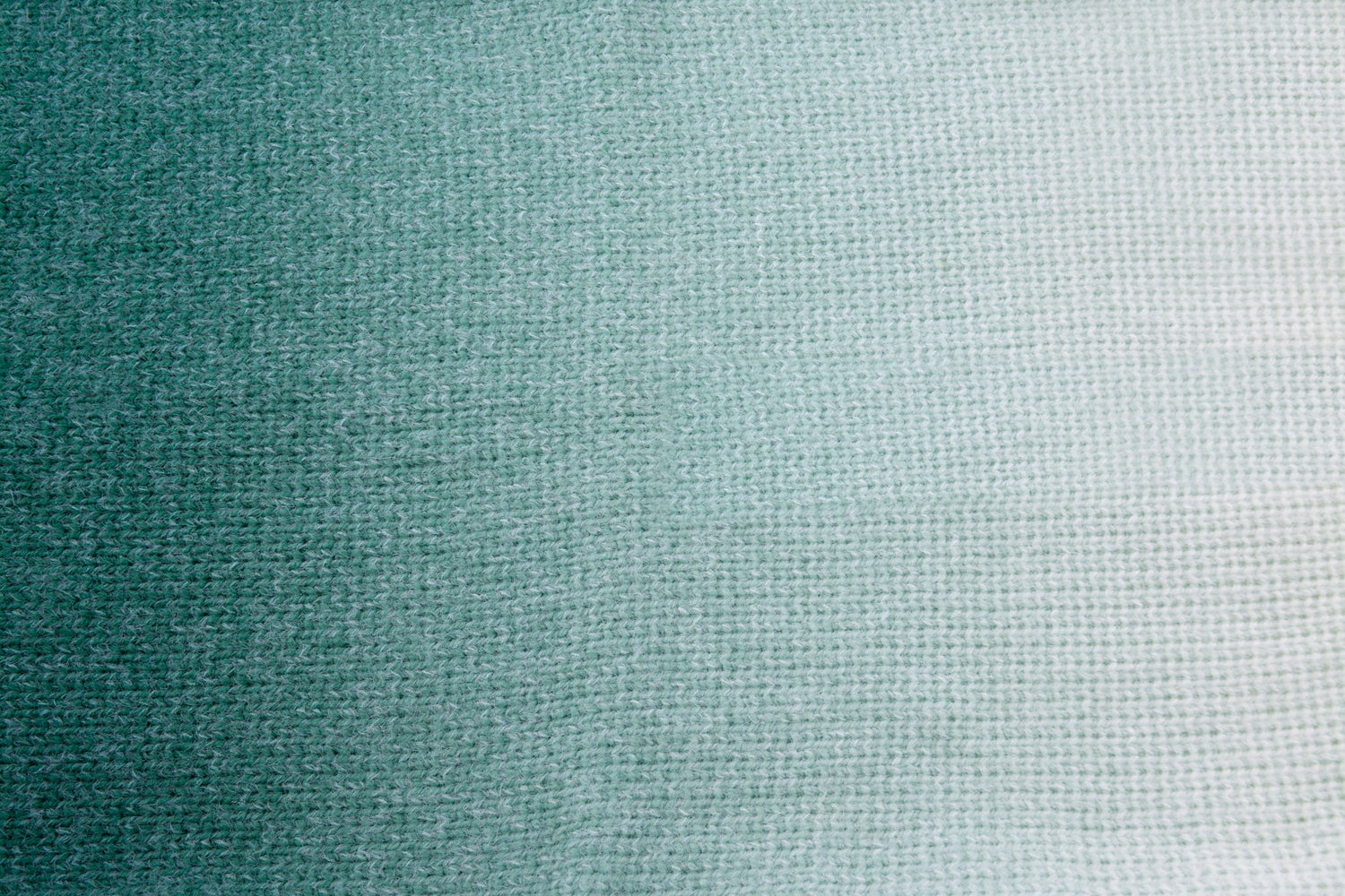 Círculo Marfim – Hilo Degradado Suave con Tacto Cachemir (200g)