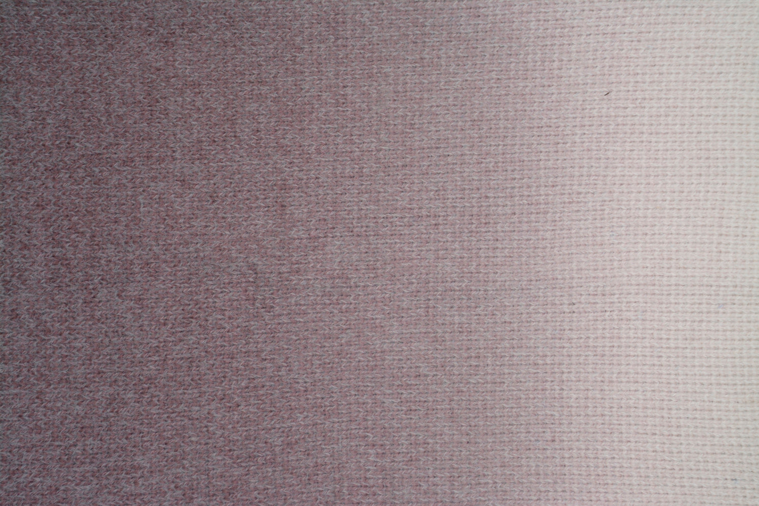 Círculo Marfim – Hilo Degradado Suave con Tacto Cachemir (200g)