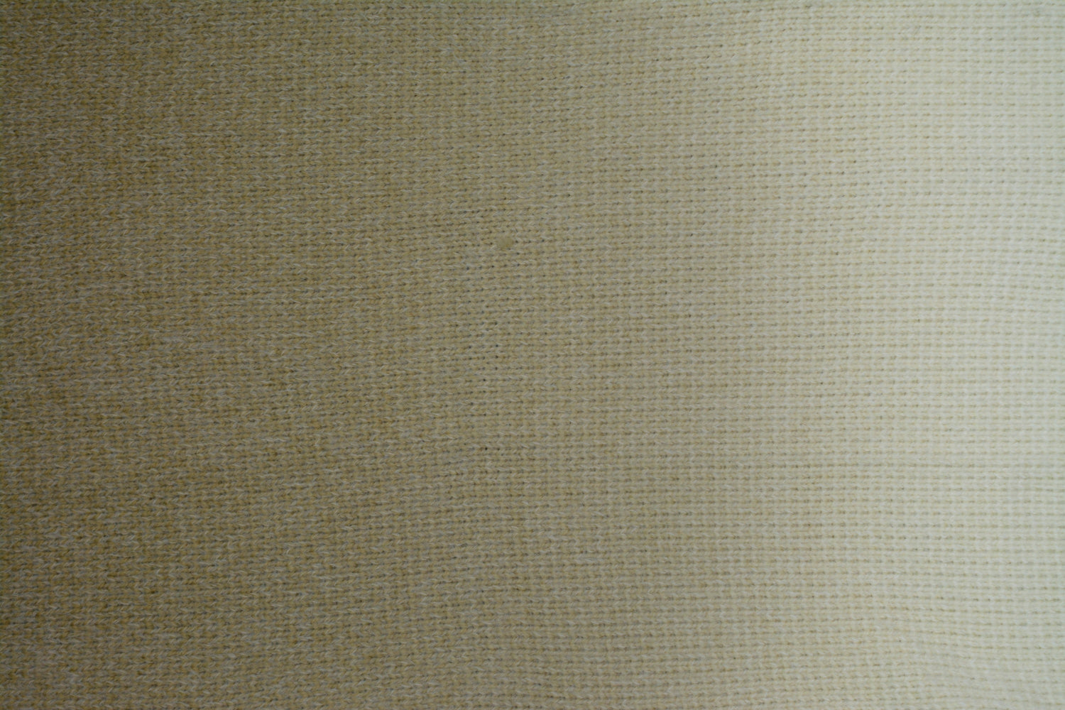 Círculo Marfim – Hilo Degradado Suave con Tacto Cachemir (200g)