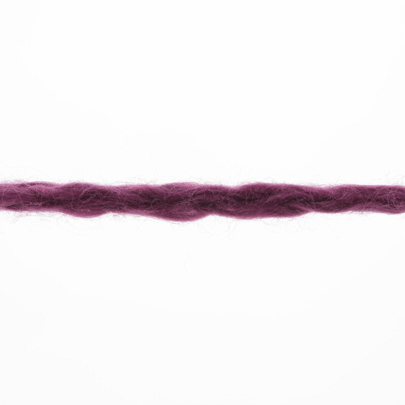 Lang Yarns Amira – 50g / 100m – Plum (0148) – yarn texture