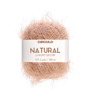 Circulo Natural Luxury Decor - Fluffy Effect Yarn, 180 m / 280 g - Ball of yarn with 'Circulo' label on a white background