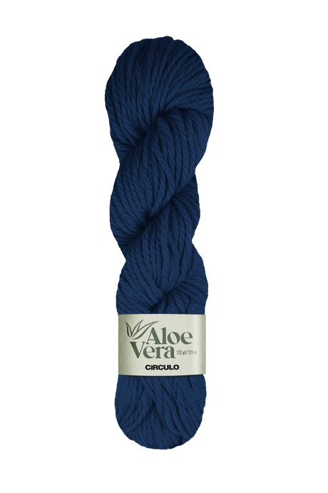 Circulo Aloe Vera Yarn 121m / 100g - Blue skein of yarn with a visible label on a white background