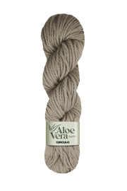 Circulo Aloe Vera Yarn 121m / 100g - Ball of yarn with Aloe Vera label on a white background