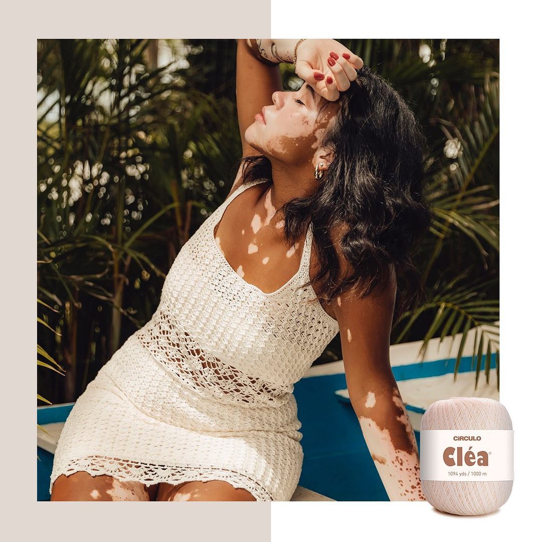 Circulo Clea Mercerized Cotton Yarn on a craft table.