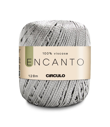 Circulo Encanto Viscose Yarn showcasing vibrant colors.